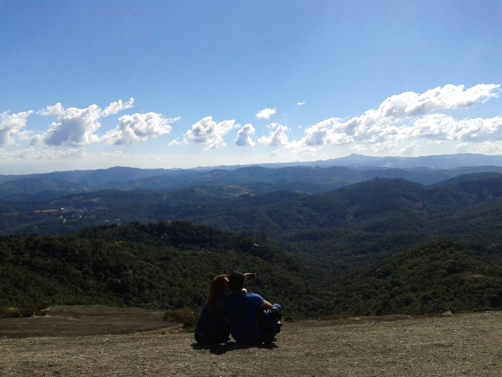 Vista para Serra da Mantiqueira do alto da Pedra RedondaFoto: Patrícia Ribeiro/Passeios Baratos em SP